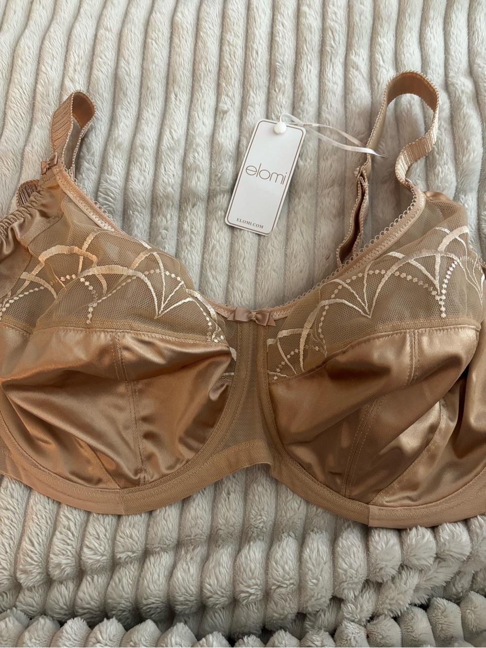 NWT Elomi Cate 42DDD Beige Satin Mesh Underwire Bra. Beautiful Comfort & Support
